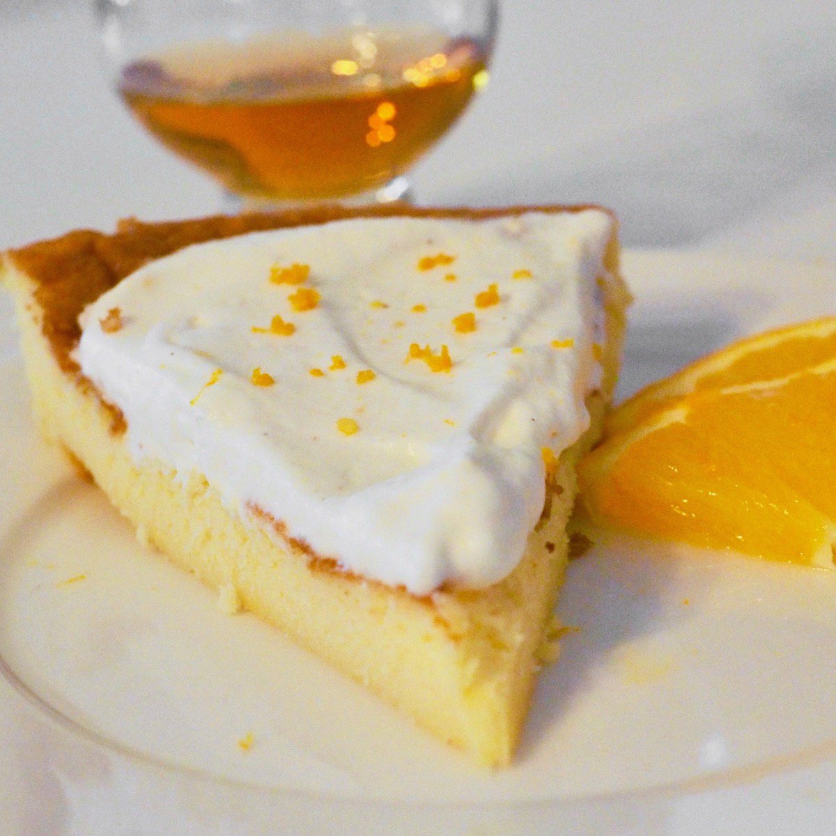 Glutenvrije Witte Chocoladetaart met sinaasappelroom Glutenvrije Witte Chocoladetaart met sinaasappelroom