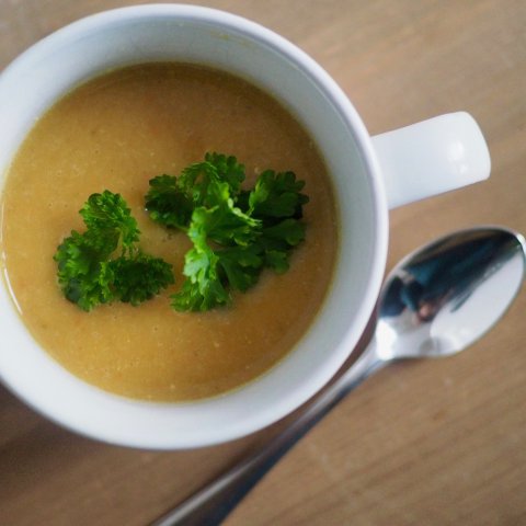 Gezonde glutenvrije kerriesoep