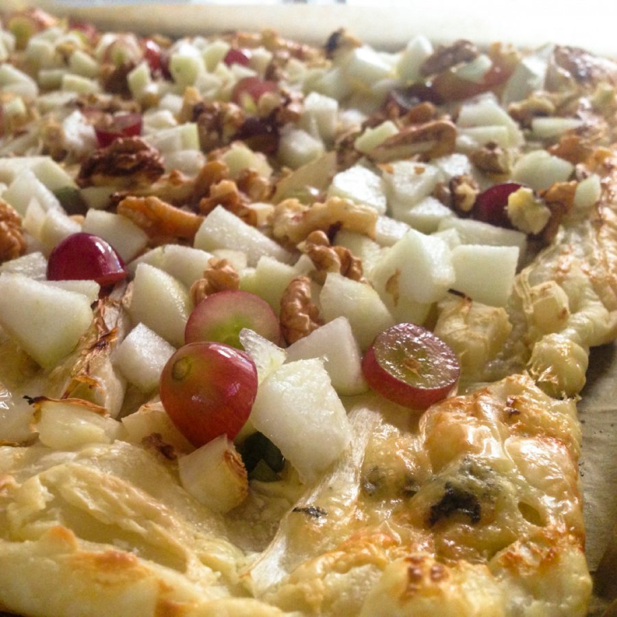 Herfst plaattaart met witlof, knolselderij en gorgonzola (pizza)