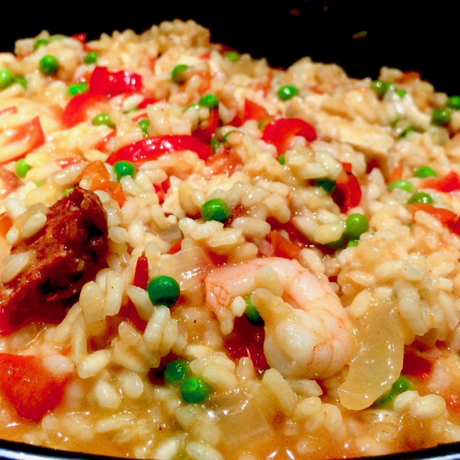 Glutenvrije paella met kip en gamba's